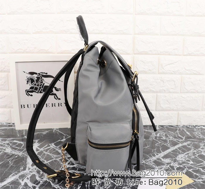 BURBERRY巴寶莉 中號 The Rucksack軍旅背包 3D立體徽標 多功能雙肩包  Bhq1310